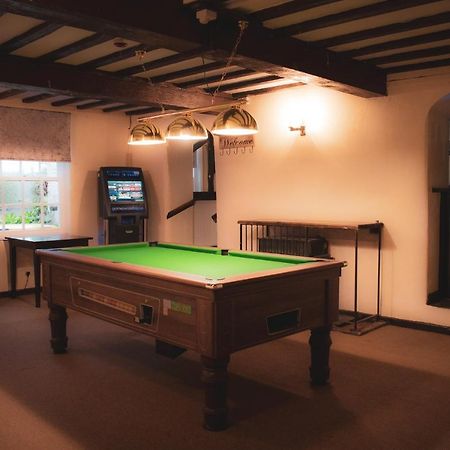 The Lion Hotel Llansantffraid-ym-Mechain Eksteriør billede