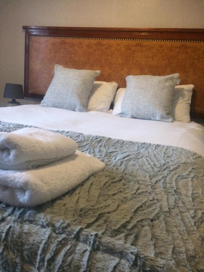 The Lion Hotel Llansantffraid-ym-Mechain Eksteriør billede