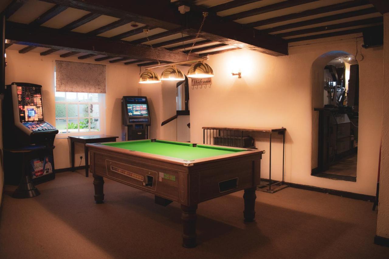The Lion Hotel Llansantffraid-ym-Mechain Eksteriør billede